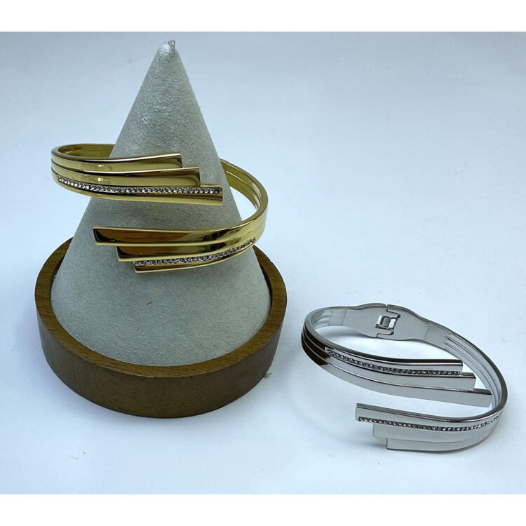 Ανακαλύψτε τα Βραχιόλια Starlight Cuff από ανοξείδωτο ατσάλι με λαμπερά ζιργκόν και elegant σχεδιασμό. Ιδανικά για καθημερινές και ιδιαίτερες εμφανίσεις