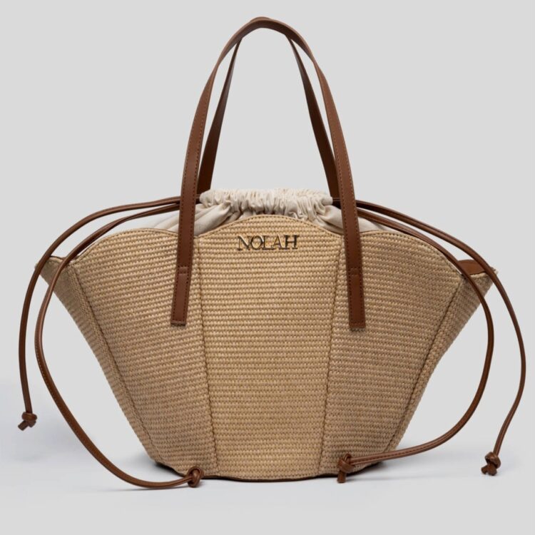 Ψάθινη τσάντα ώμου Nolah Beach Oceania Beige Brown. Ευρύχωρη, ιδανική για την παραλία & την πόλη, κλείνει με κορδόνι και διαθέτει 3 εσωτερικές θήκες
