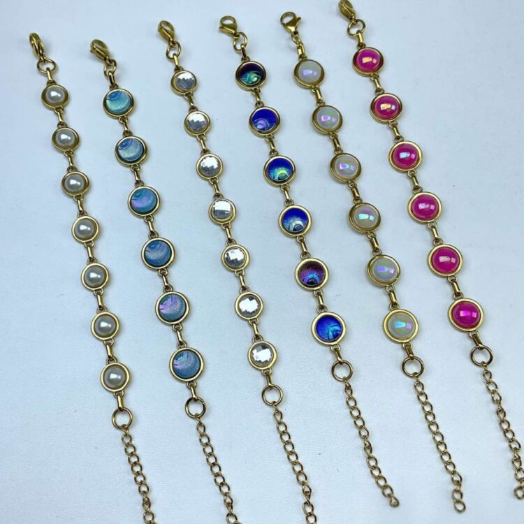 Βραχιόλια Aurora Gems από ανοξείδωτο ατσάλι με λαμπερές διακοσμητικές πέτρες σε μοναδικές αποχρώσεις. Κομψά, υποαλλεργικά και ιδανικά για όλες τις ώρες