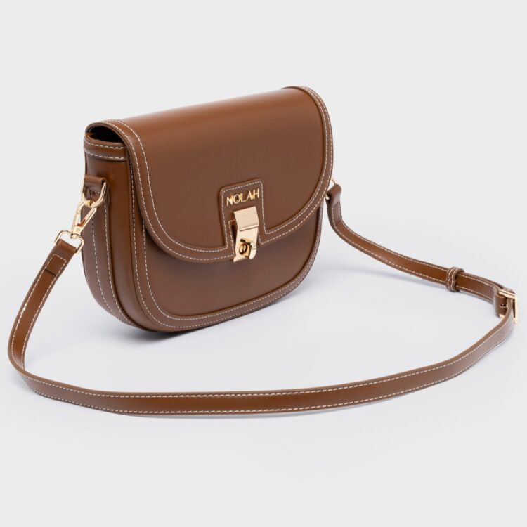 Η γυναικεία τσάντα Nolah Madrid Light Brown συνδυάζει κομψότητα και πρακτικότητα. Ιδανική για κάθε μέρα, με premium ποιότητα. Αγοράστε τη online