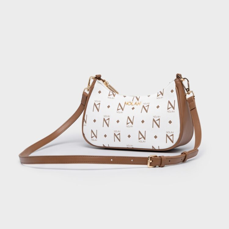 Η τσάντα Nolah Mona White Brown Light Gold συνδυάζει κομψότητα και πρακτικότητα. Ιδανική για κάθε casual ή βραδινή εμφάνιση