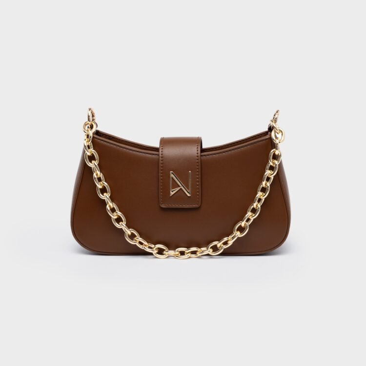 Nolah Belina Light Brown, κομψή γυναικεία τσάντα σε ανοιχτό καφέ χρώμα για κάθε εμφάνιση. Ένα stylish αξεσουάρ που συνδυάζεται εύκολα με κάθε look