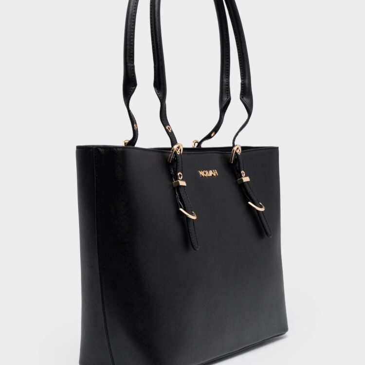 Ανακαλύψτε τη μαύρη τσάντα ώμου Nolah Freya Black. Minimal design, χρυσές λεπτομέρειες, ρυθμιζόμενα λουράκια & φερμουάρ για κάθε ώρα της ημέρας